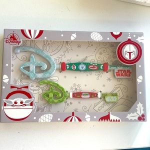 Disney Star Wars The Mandalorian Holiday Collectible Key Set New with Box